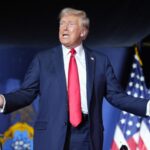 “Україна і Росія негайно розпочнуть перемовини”: Трамп розкрив деталі розмови з Путіним