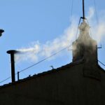 Світ зустрічає нового Папу: у Ватикані піднявся білий дим над Сикстинською капелою