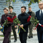 Зеленські та Дуда вшанували памʼять полеглих героїв у Києві в День Конституції