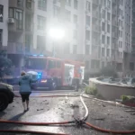 РФ атакувала Київ: уламки впали на дитячий майданчик, є жертви