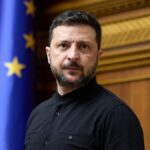 Дві старі людини, важко коментувати – Зеленський про заяву Лукашенка щодо пропозиції “миру”