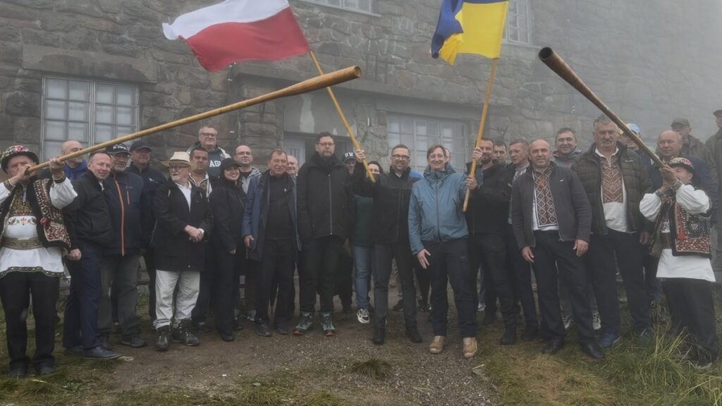 На висоті 2028 м відкрили новий Міжнародний центр колективного користування науковим обладнанням