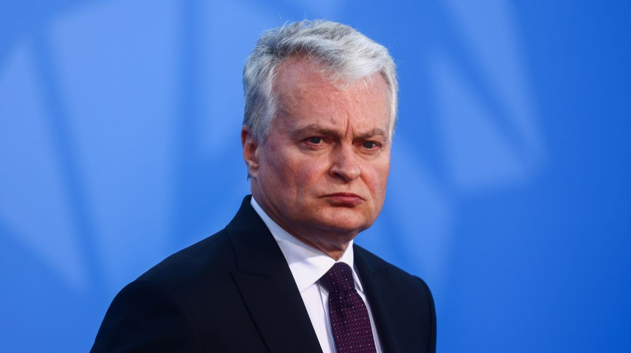 Президент Литви вважає, що Росія навмисно дозволяє дронам залітати в країни Балтії