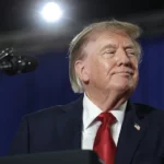 Трамп вимагає замінити модерністську скульптуру на статую Вашингтона неподалік Білого дому
