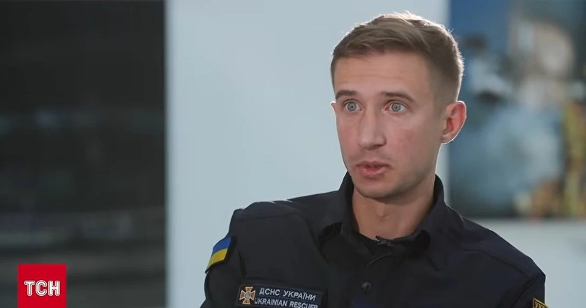Розбирали дах, бо дерево палало під металом: рятувальник розповів про найскладніші пожежі в лаврі, ТЦ і на книжковому ринку в Києві