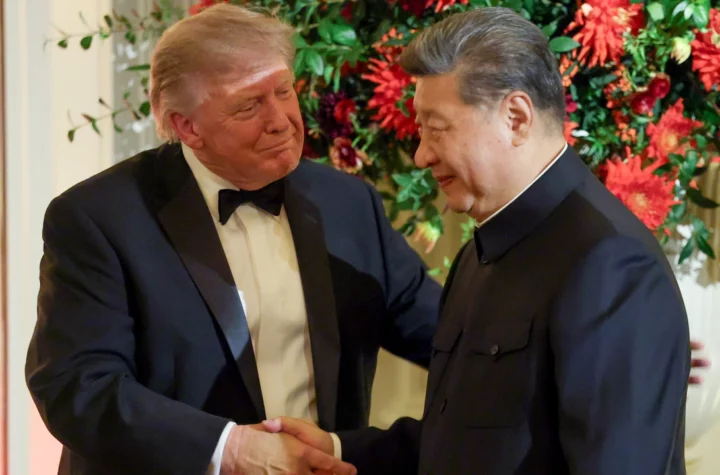 Трамп на зустрічі пропонував Сі купляти американську зброю