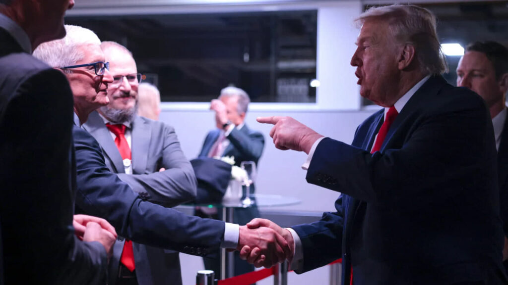 Трамп попросив Apple перейменувати озеро Онтаріо на картах