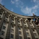 Рік після ракетної атаки та пожежі: будівлю Кабміну досі ремонтують