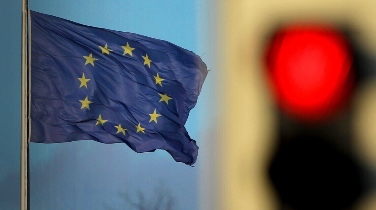 ЄС продовжив індивідуальні санкції проти росії, але лише на тиждень