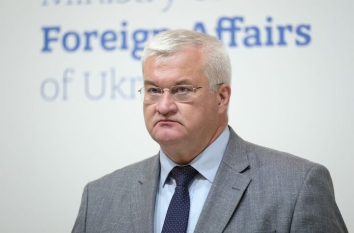 Сибіга: ЄС має ухвалювати санкції після кожного масованого удару РФ, а не чекати пакетів