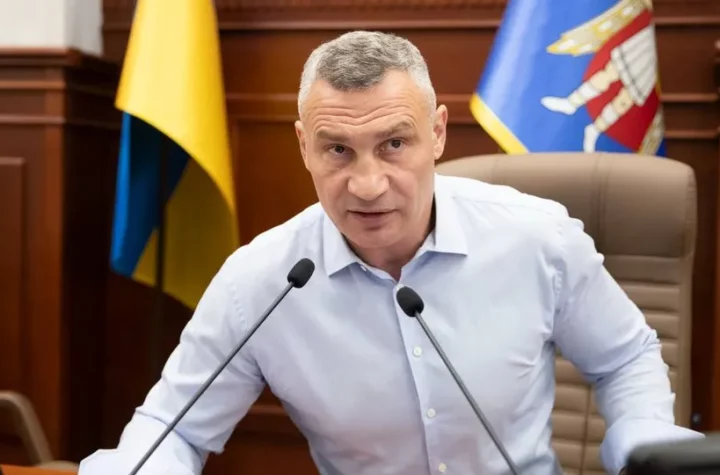 Київ закликає уряд дозволити роботу зеленої гілки метро під час тривог і рух мостами,