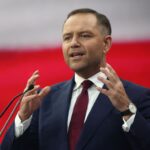 Сікорський покепкував з імені коня Навроцького і згадав Януковича