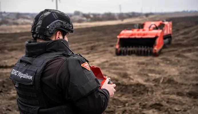 ДСНС: на Сумщині через російський боєприпас загинули сапери