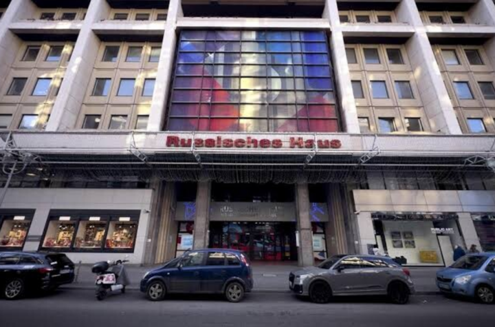 Євродепутати закликали закрити Російські будинки у 15 країнах ЄС
