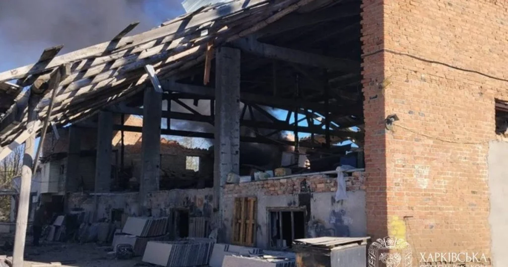 Росіяни ракетою вдарили по одному з міст: загинув чоловік, є поранені