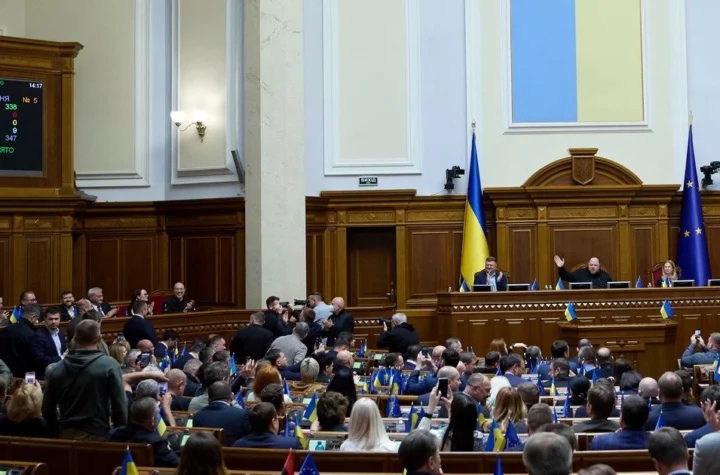 Як Верховна Рада працює під час російських бомбардувань і чому не всі нардепи хочуть голосувати в укритті