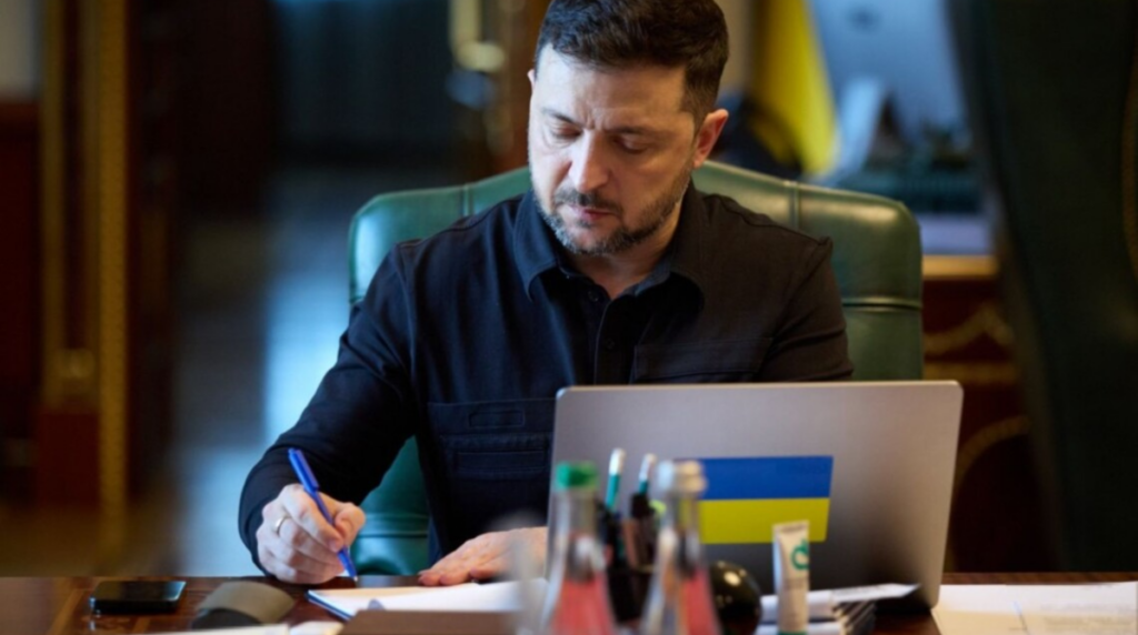 Один із найбільших ударів по енергетиці України: Зеленський відреагував на атаку росіян