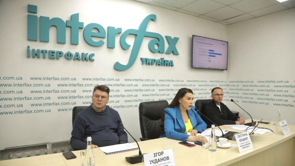 Зеленський та Залужний очолюють президентські рейтинги, Залужний також очолює рейтинг довіри