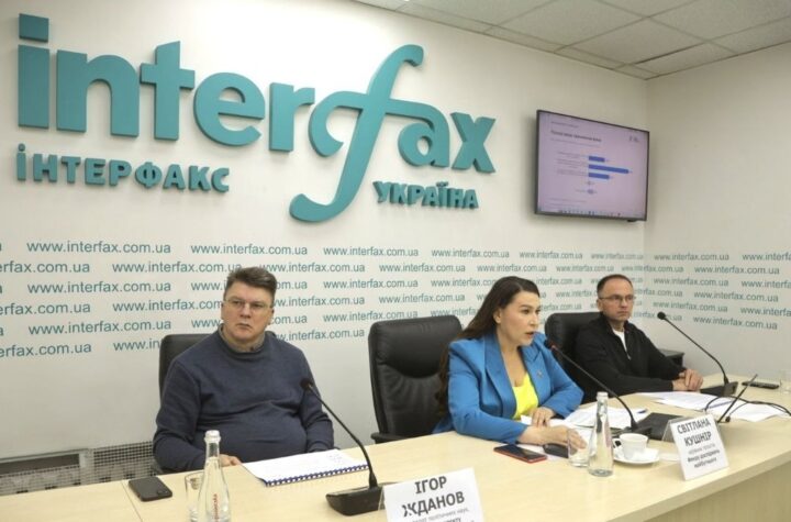 Зеленський та Залужний очолюють президентські рейтинги, Залужний також очолює рейтинг довіри